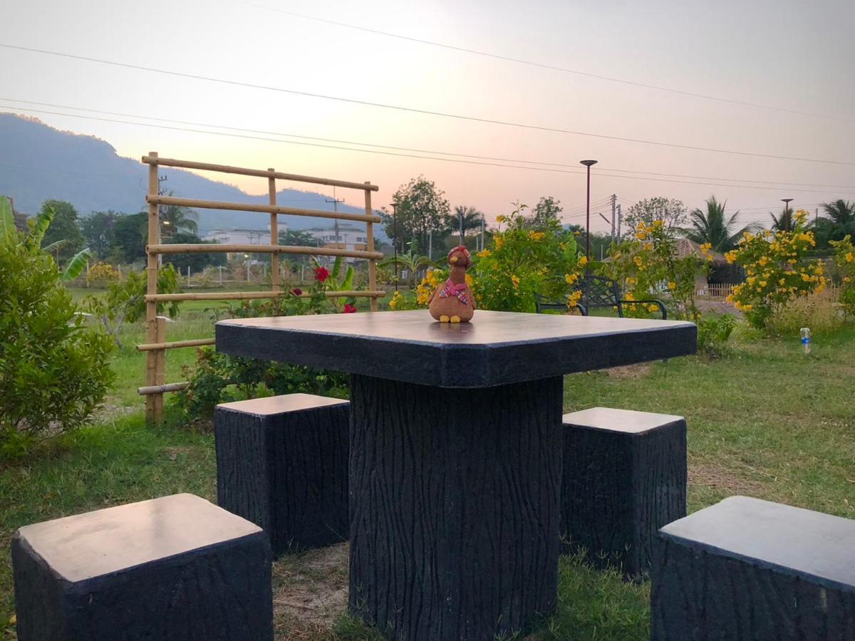 คูณ-เนื่อง ฟาร์ม สเตย์ หัวหิน Koon & Nueang Farm Stay Hua Hin Banbofaj Kültér fotó